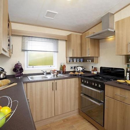 The Derwent Villa Prestatyn Bagian luar foto